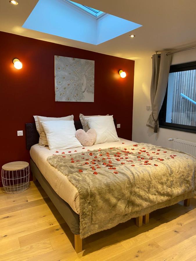 Les Suites De Bougainville Конкарно Экстерьер фото